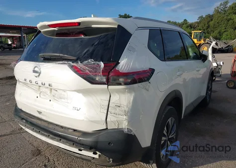 2021 Nissan Rogue Sv Fwd z USA, uszkodzony, nr VIN 5N1AT3BA8MC673007